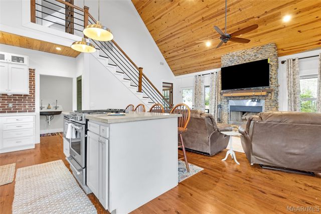 272 Briar Loop Road, Deatsville, AL 36022