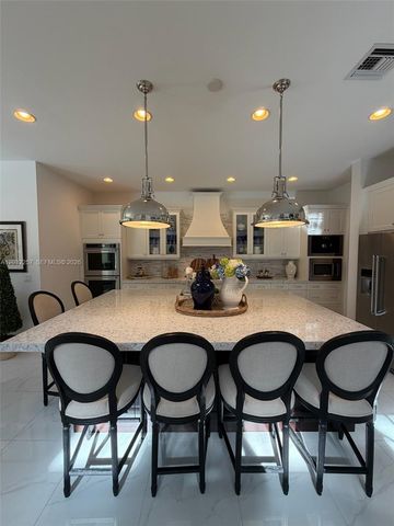 10609 SW 55th St, Cooper City, FL 33328