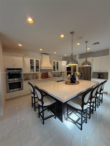 10609 SW 55th St, Cooper City, FL 33328