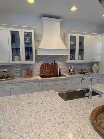 10609 SW 55th St, Cooper City, FL 33328