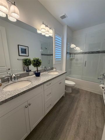 10609 SW 55th St, Cooper City, FL 33328