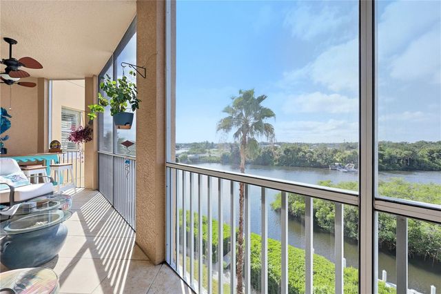 5531 CANNES CIRCLE 403, Sarasota, FL 34231