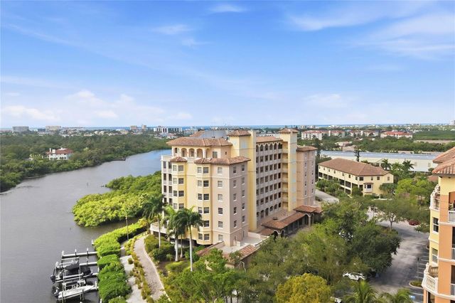 5531 CANNES CIRCLE 403, Sarasota, FL 34231