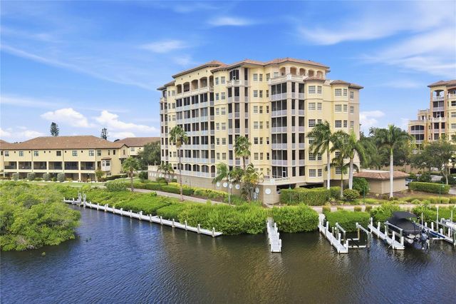 5531 CANNES CIRCLE 403, Sarasota, FL 34231