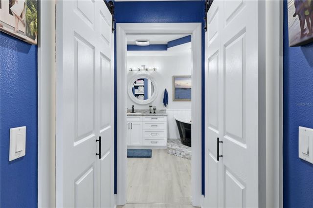 5531 CANNES CIRCLE 403, Sarasota, FL 34231