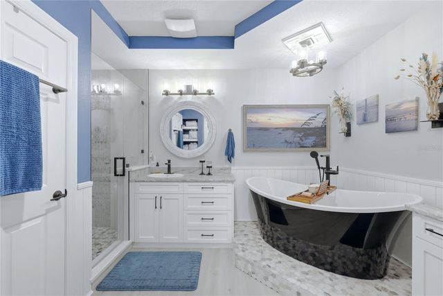 5531 CANNES CIRCLE 403, Sarasota, FL 34231