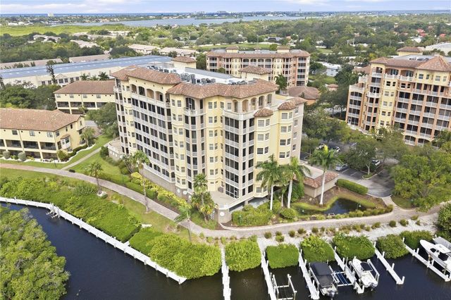 5531 CANNES CIRCLE 403, Sarasota, FL 34231