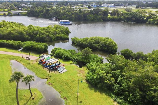 5531 CANNES CIRCLE 403, Sarasota, FL 34231