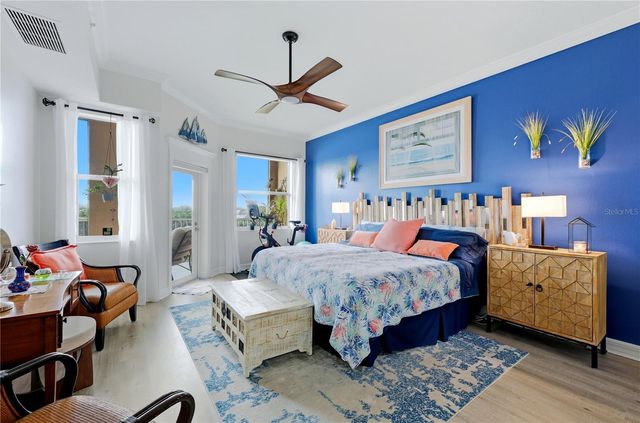 5531 CANNES CIRCLE 403, Sarasota, FL 34231