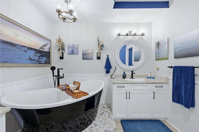 5531 CANNES CIRCLE 403, Sarasota, FL 34231