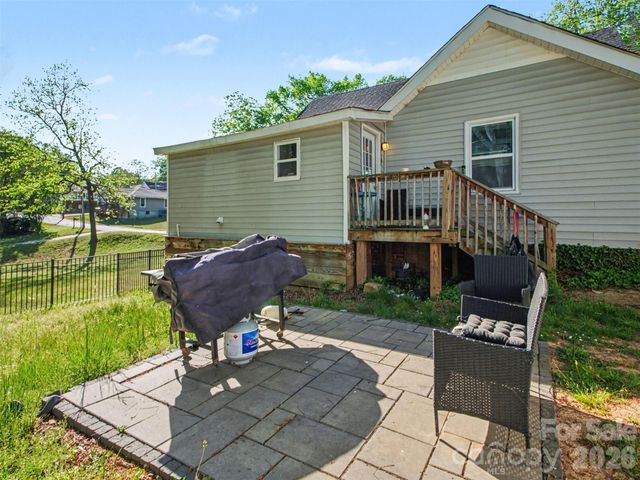92 Saint Charles Avenue NE, Concord, NC 28025