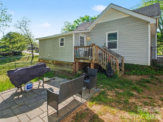92 Saint Charles Avenue NE, Concord, NC 28025