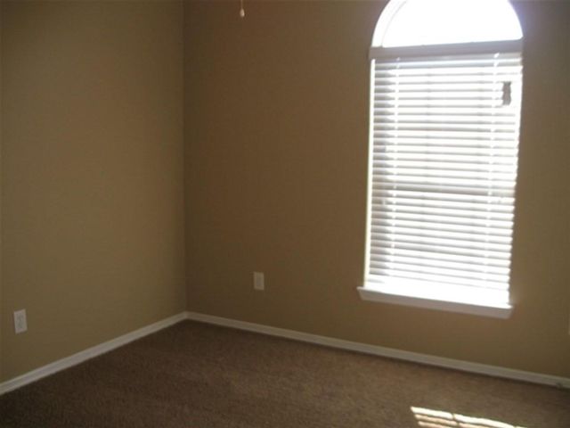 202 Splintered Arrow Drive, La Marque, TX 77568