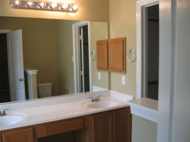 202 Splintered Arrow Drive, La Marque, TX 77568