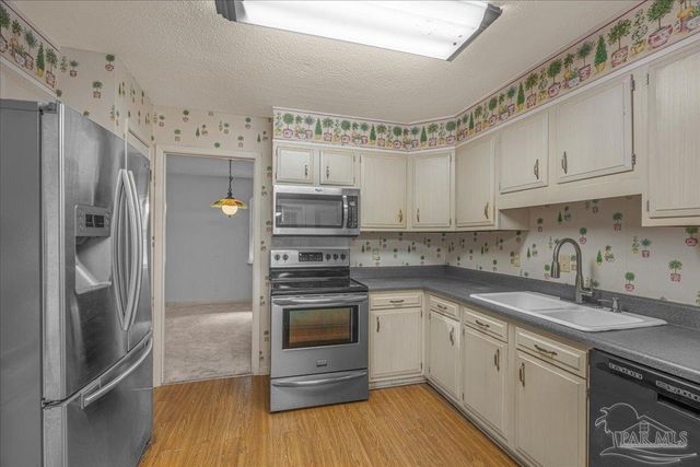 8271 Mobile Hwy, Pensacola, FL 32526