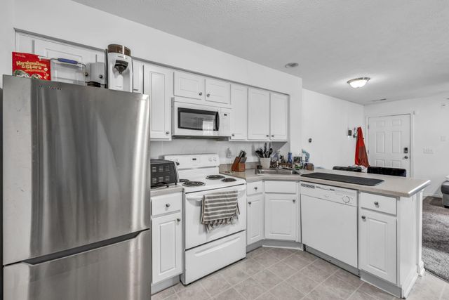 6423 Blue Knoll Drive, 49, Canal Winchester, OH 43110
