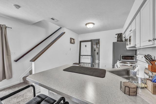 6423 Blue Knoll Drive, 49, Canal Winchester, OH 43110