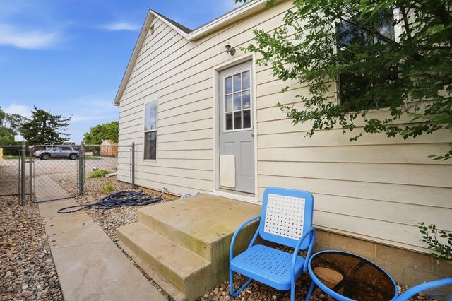 121 E NOWLIN, Rapid City, SD 57701