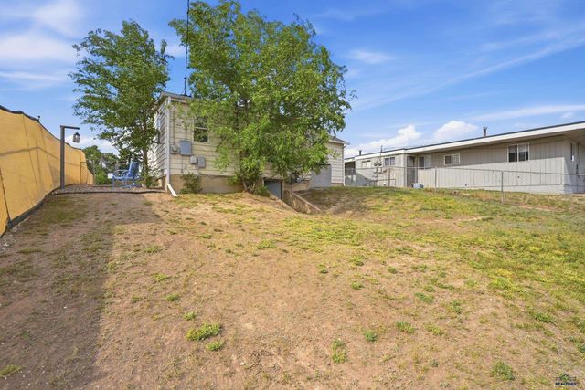 121 E NOWLIN, Rapid City, SD 57701