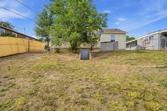 121 E NOWLIN, Rapid City, SD 57701