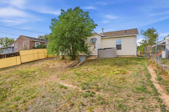 121 E NOWLIN, Rapid City, SD 57701