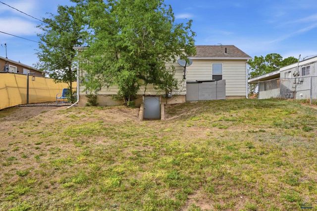 121 E NOWLIN, Rapid City, SD 57701