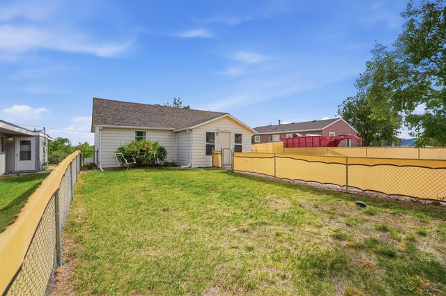 121 E NOWLIN, Rapid City, SD 57701