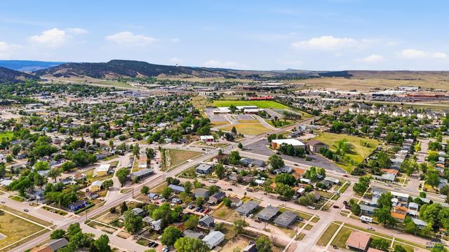 121 E NOWLIN, Rapid City, SD 57701