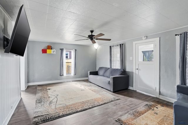 121 E NOWLIN, Rapid City, SD 57701