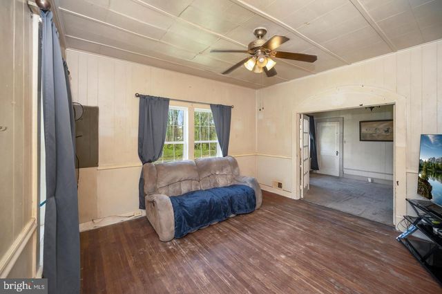 1588 MOUNTAIN VIEW RD, Stafford, VA 22554