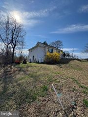 1588 MOUNTAIN VIEW RD, Stafford, VA 22554