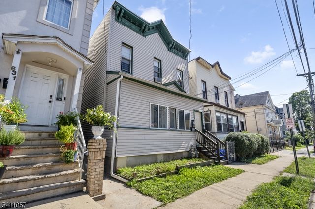 629 Magnolia Ave, Elizabeth City, NJ 07206