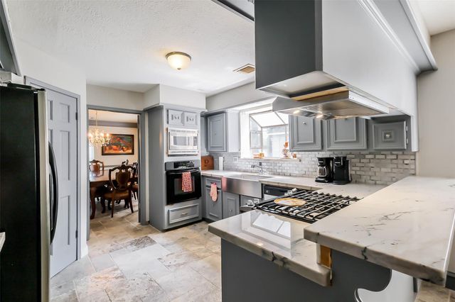 6906 Pebble Beach Drive, Houston, TX 77069