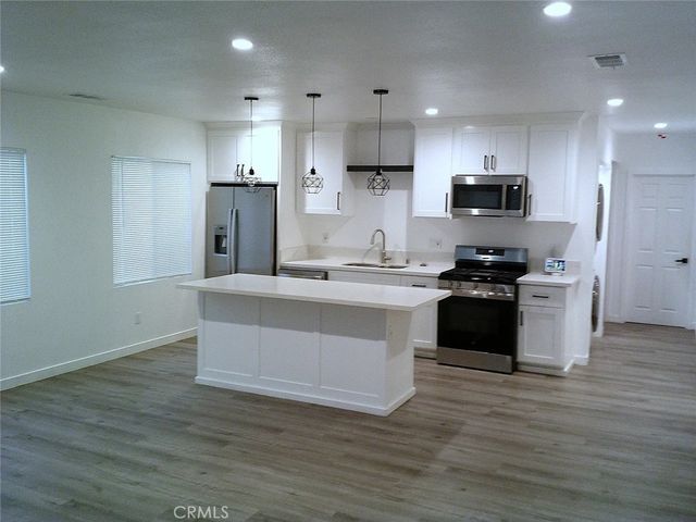 120 E 68th St, Long Beach, CA 90805