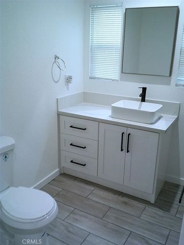 120 E 68th St, Long Beach, CA 90805
