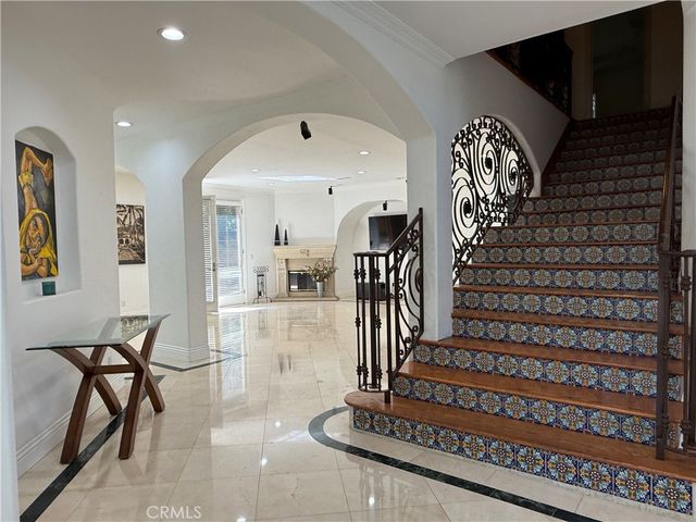 5717 MELVIN Avenue, Tarzana, CA 91356