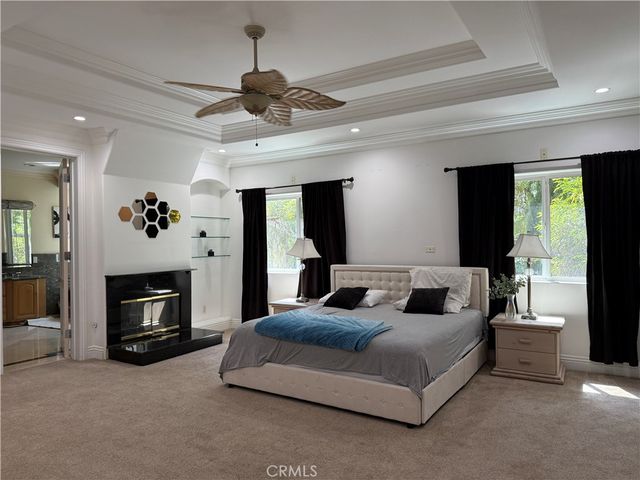 5717 MELVIN Avenue, Tarzana, CA 91356