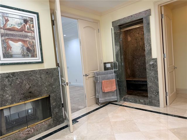 5717 MELVIN Avenue, Tarzana, CA 91356