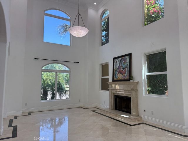 5717 MELVIN Avenue, Tarzana, CA 91356