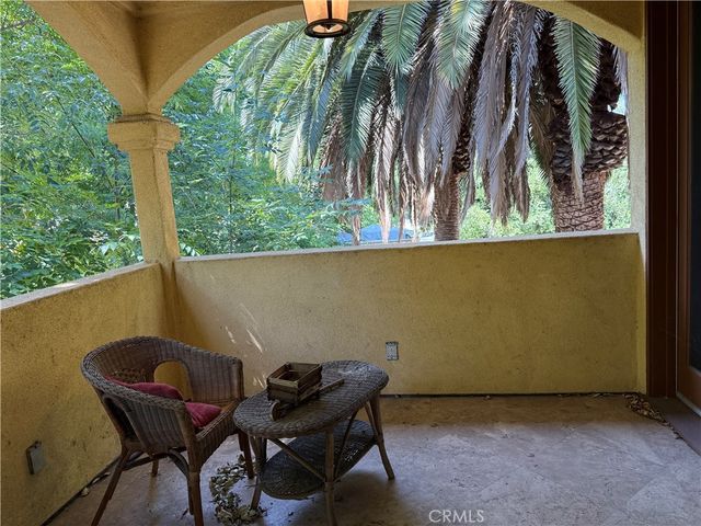 5717 MELVIN Avenue, Tarzana, CA 91356