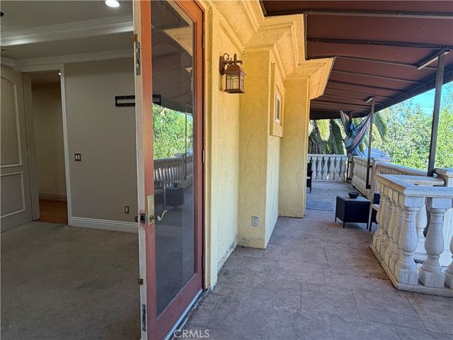 5717 MELVIN Avenue, Tarzana, CA 91356