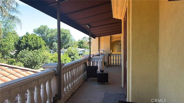5717 MELVIN Avenue, Tarzana, CA 91356