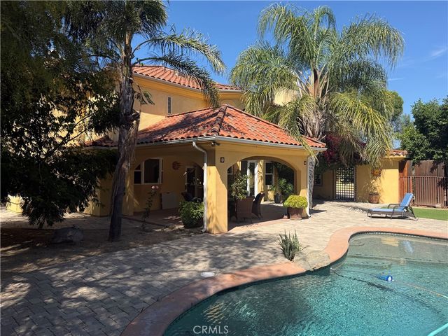 5717 MELVIN Avenue, Tarzana, CA 91356