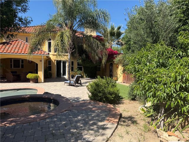 5717 MELVIN Avenue, Tarzana, CA 91356