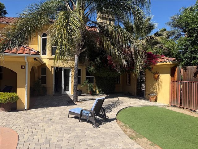 5717 MELVIN Avenue, Tarzana, CA 91356