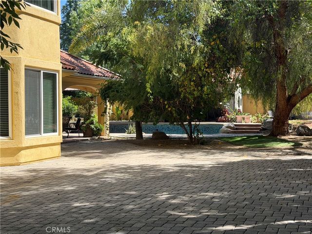 5717 MELVIN Avenue, Tarzana, CA 91356