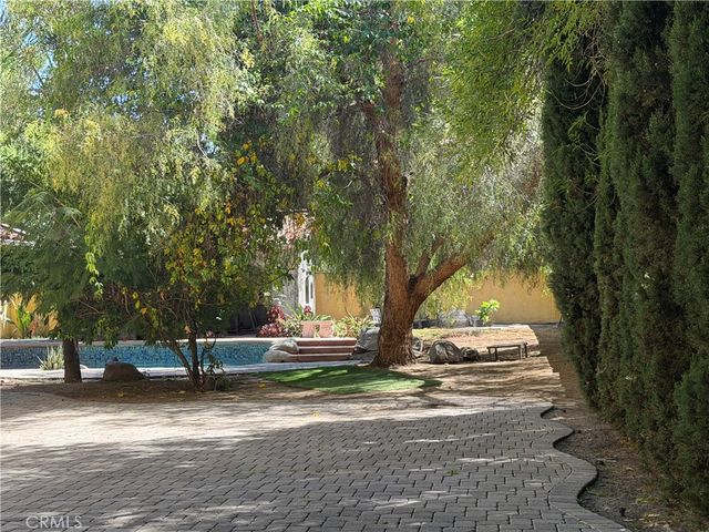 5717 MELVIN Avenue, Tarzana, CA 91356