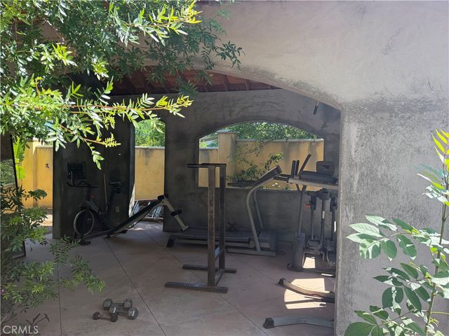 5717 MELVIN Avenue, Tarzana, CA 91356