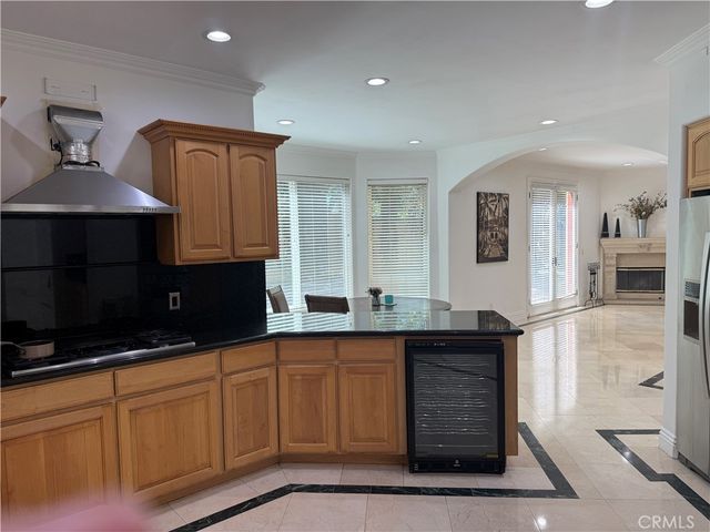 5717 MELVIN Avenue, Tarzana, CA 91356