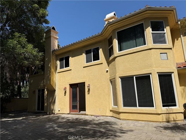 5717 MELVIN Avenue, Tarzana, CA 91356